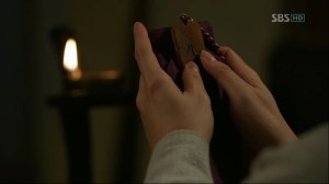 Tree With Deep Roots Ep 03.avi_001126326