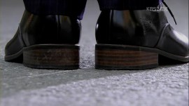 The.Equator.Man.E09.450p-HANrel.avi_003771438