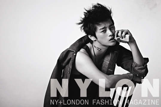 seoinguk+nylon+oct_2