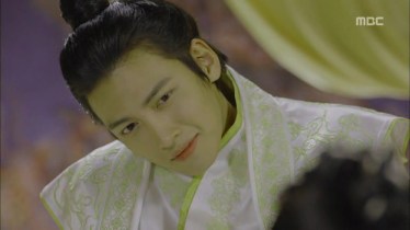 Empress.Ki.E10.131126.HDTV.XviD-LIMO.avi_001188455