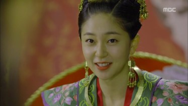 Empress.Ki.E11.131202.HDTV.XviD-LIMO.avi_002026893
