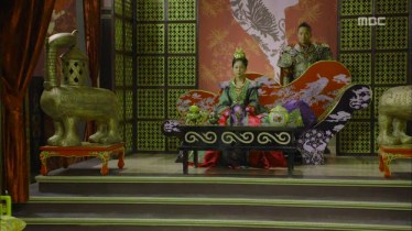 Empress.Ki.E12.131203.HDTV.XviD-LIMO.avi_001435168