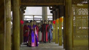Empress.Ki.E15.131216.HDTV.XviD-LIMO.avi_001290557