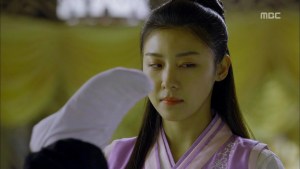 Empress.Ki.E16.131217.HDTV.XviD-LIMO.avi_000677577