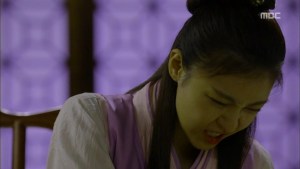 Empress.Ki.E16.131217.HDTV.XviD-LIMO.avi_001658892