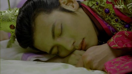 Empress.Ki.E16.131217.HDTV.XviD-LIMO.avi_002026593