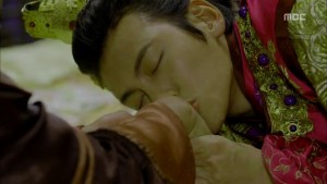 Empress.Ki.E16.131217.HDTV.XviD-LIMO.avi_002124591