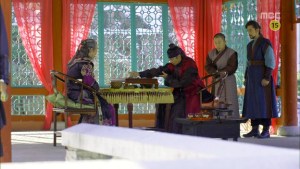 Empress.Ki.E18.131224.HDTV.XviD-LIMO.avi_001219586