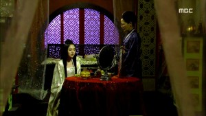 Empress.Ki.E27.140203.HDTV.XviD-LIMO.avi_002567967