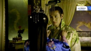 Empress.Ki.E30.140217.HDTV.XviD-LIMO.avi_003011845