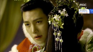 Empress.Ki.E31.140218.HDTV.XviD-LIMO.avi_001582982