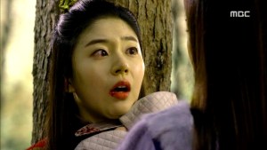 Empress.Ki.E33.140225.HDTV.XviD-LIMO.avi_001202035