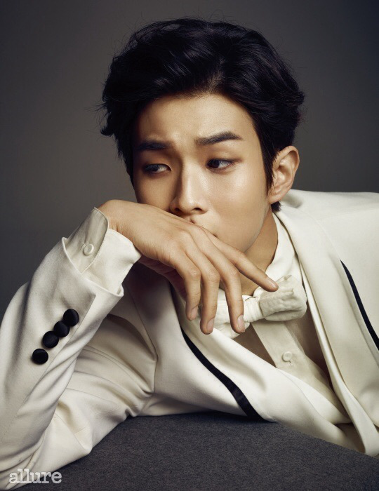 uee+woosik+allure+mar15+3