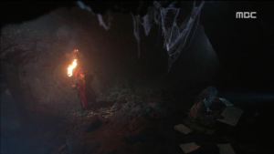 Hwajung.E01.150413.HDTV.XviD-LIMO.avi_20150414_002614.934