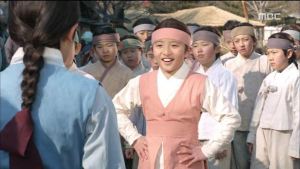 Hwajung.E01.150413.HDTV.XviD-LIMO.avi_20150414_004104.715