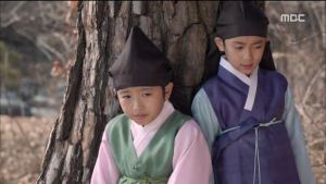 Hwajung.E01.150413.HDTV.XviD-LIMO.avi_20150414_014804.486