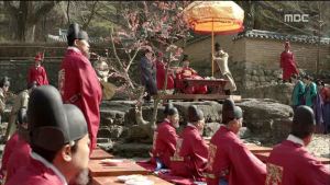Hwajung.E01.150413.HDTV.XviD-LIMO.avi_20150414_015232.542