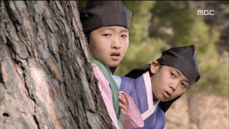 Hwajung.E01.150413.HDTV.XviD-LIMO.avi_20150414_015611.910