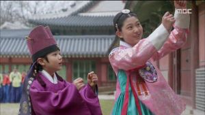 Hwajung.E03.150420.HDTV.XviD-LIMO.avi_20150421_063430.108
