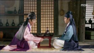Hwajung.E04.150421.HDTV.XviD-LIMO.avi_20150422_175933.236