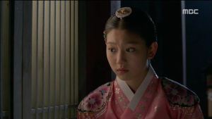 Hwajung.E04.150421.HDTV.XviD-LIMO.avi_20150422_180752.235