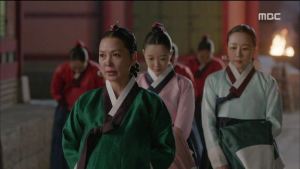 Hwajung.E05.150427.HDTV.XviD-LIMO.avi_20150428_231215.033