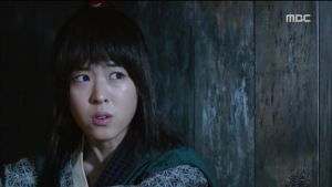 Hwajung.E09.150511.HDTV.XviD-LIMO.avi_20150518_225154.367