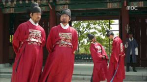 Hwajung.E10.150512.HDTV.XviD-LIMO.avi_20150518_225946.451