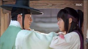 Hwajung.E10.150512.HDTV.XviD-LIMO.avi_20150518_230117.677