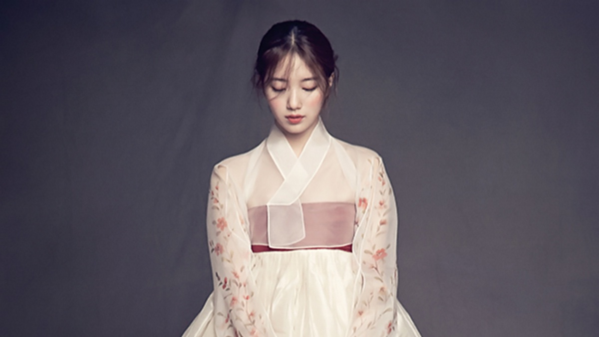 Suzy for First Look Vol 101 the talking cupboard Suzy for First Look Vol 101 the talking cupboard